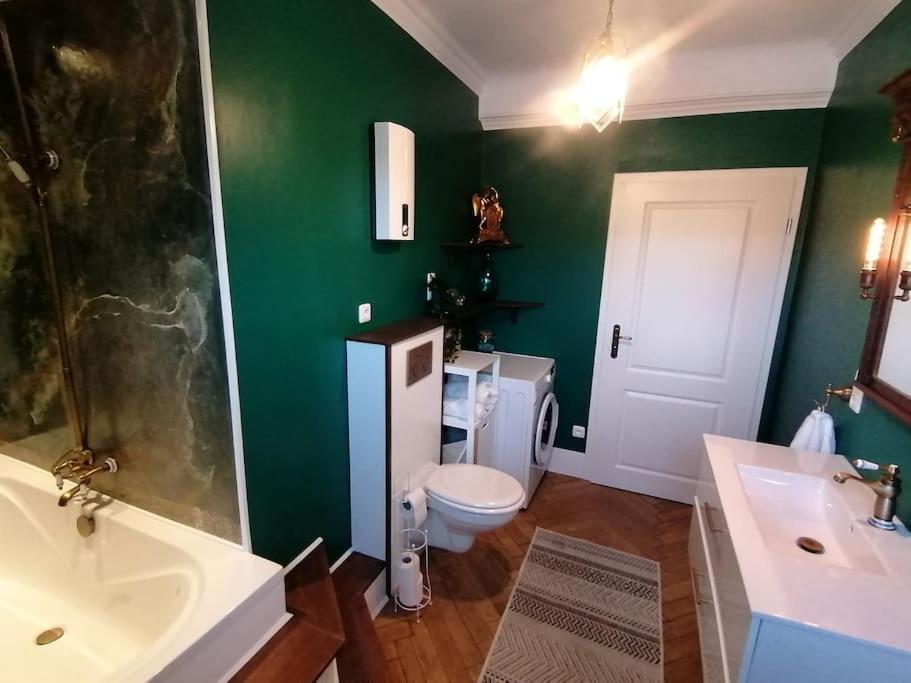 Voll Ausgestattete Wohnung Mit Moselblick Alf Bagian luar foto