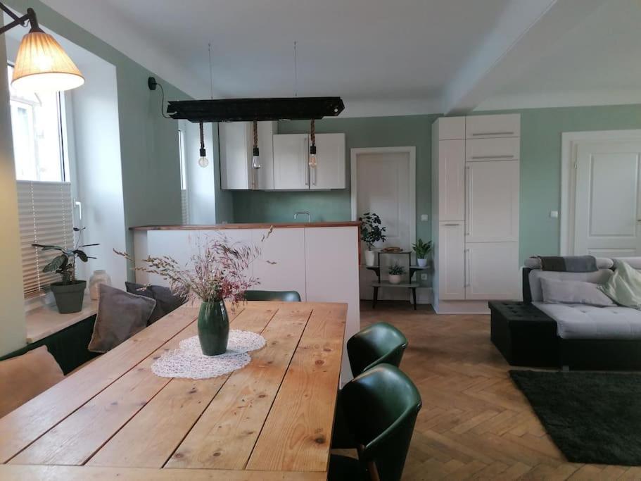 Voll Ausgestattete Wohnung Mit Moselblick Alf Bagian luar foto