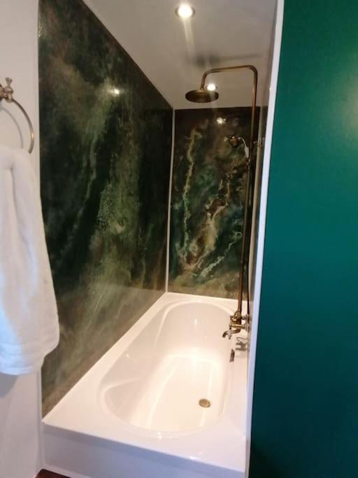 Voll Ausgestattete Wohnung Mit Moselblick Alf Bagian luar foto