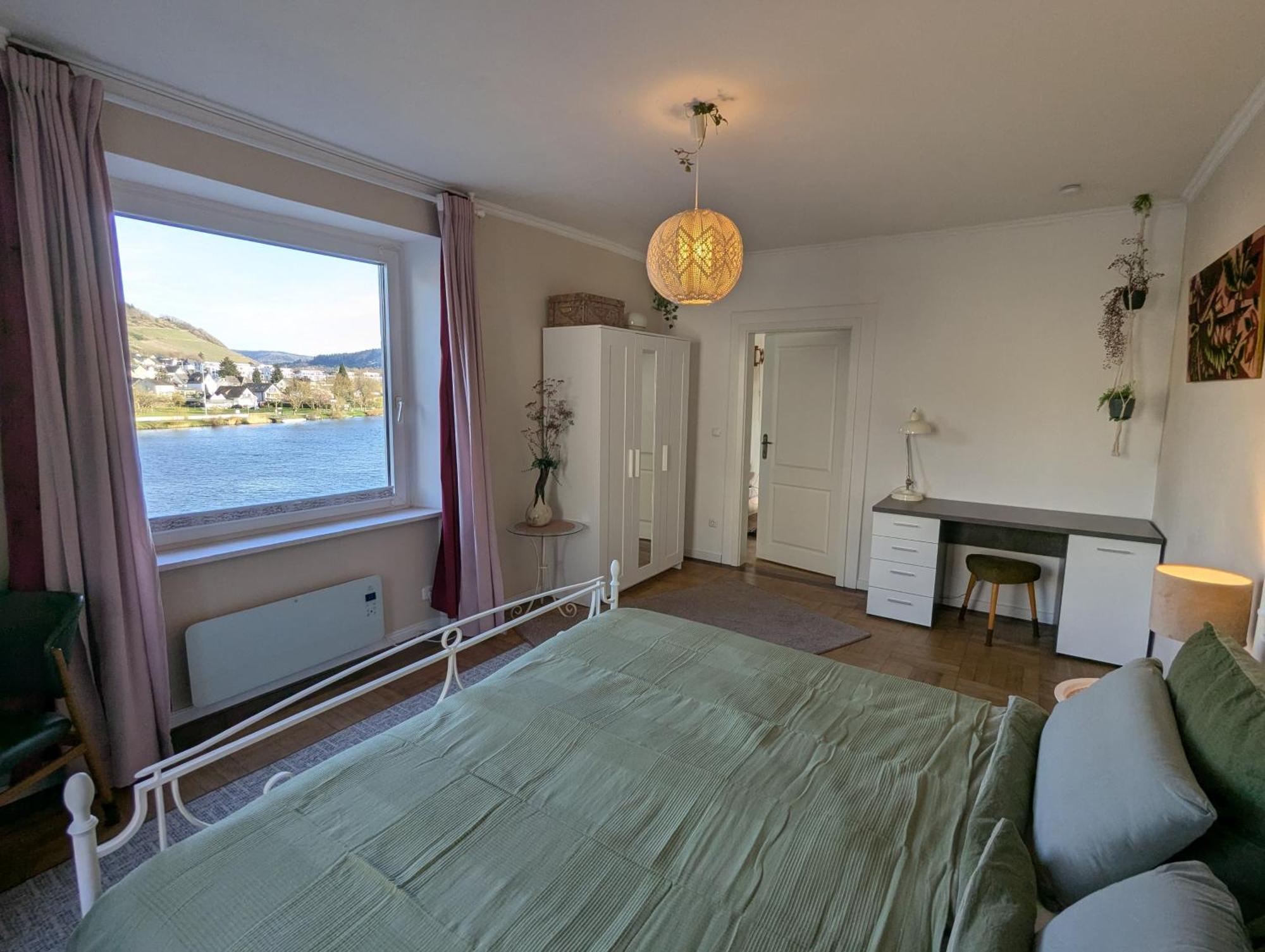 Voll Ausgestattete Wohnung Mit Moselblick Alf Bagian luar foto